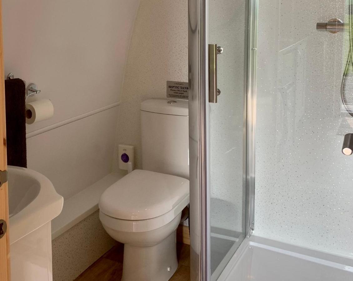 Waterpump Pod For 2 Adults With Ensuite In The Suffolk Countryside Badingham Exterior photo