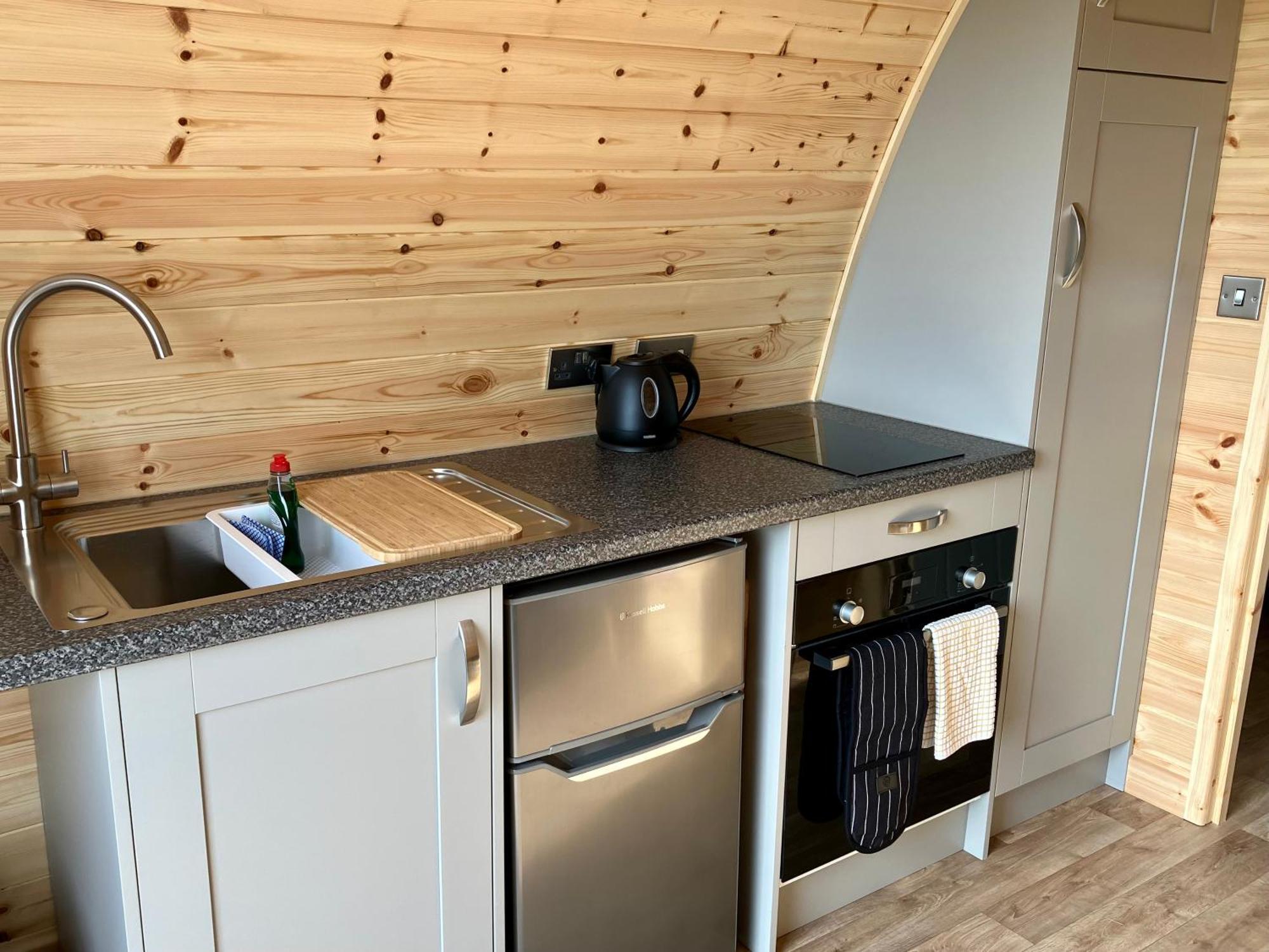Waterpump Pod For 2 Adults With Ensuite In The Suffolk Countryside Badingham Exterior photo
